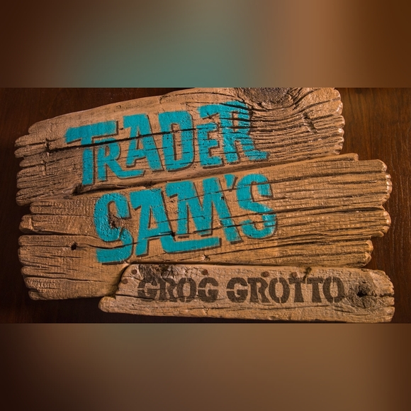 DISNEY - Trader Sams Grog Grotto - Shrunken Zombie Head - 4th Edition - Picture 10 of 11